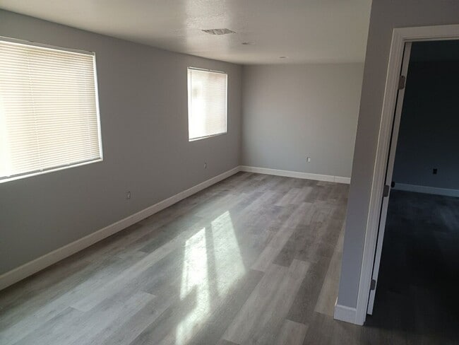 1318-1320 El Tejon Ave in Bakersfield, CA - Building Photo - Building Photo