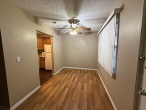 4800 Rilma Ave in Sarasota, FL - Foto de edificio - Building Photo