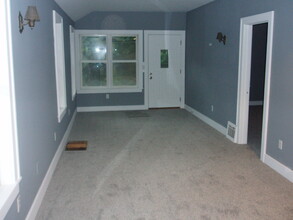 525 Clark Dr NW in Comstock Park, MI - Building Photo - Building Photo