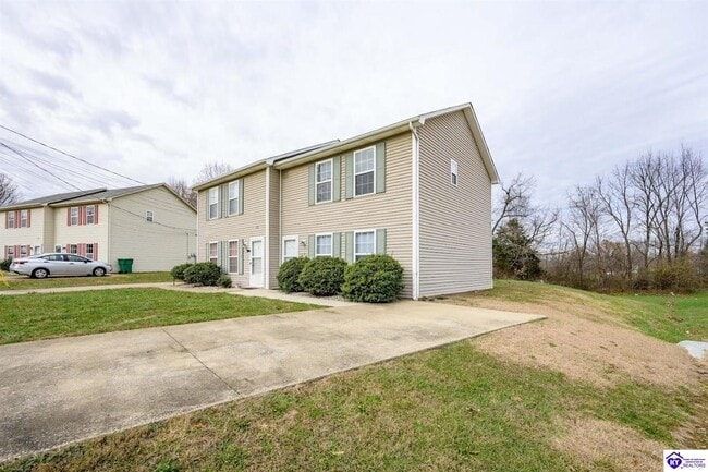 128 Skyline Dr in Radcliff, KY - Building Photo - Building Photo