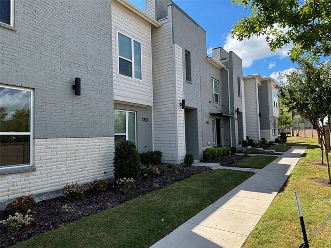property at 1763 Montgomery Dr