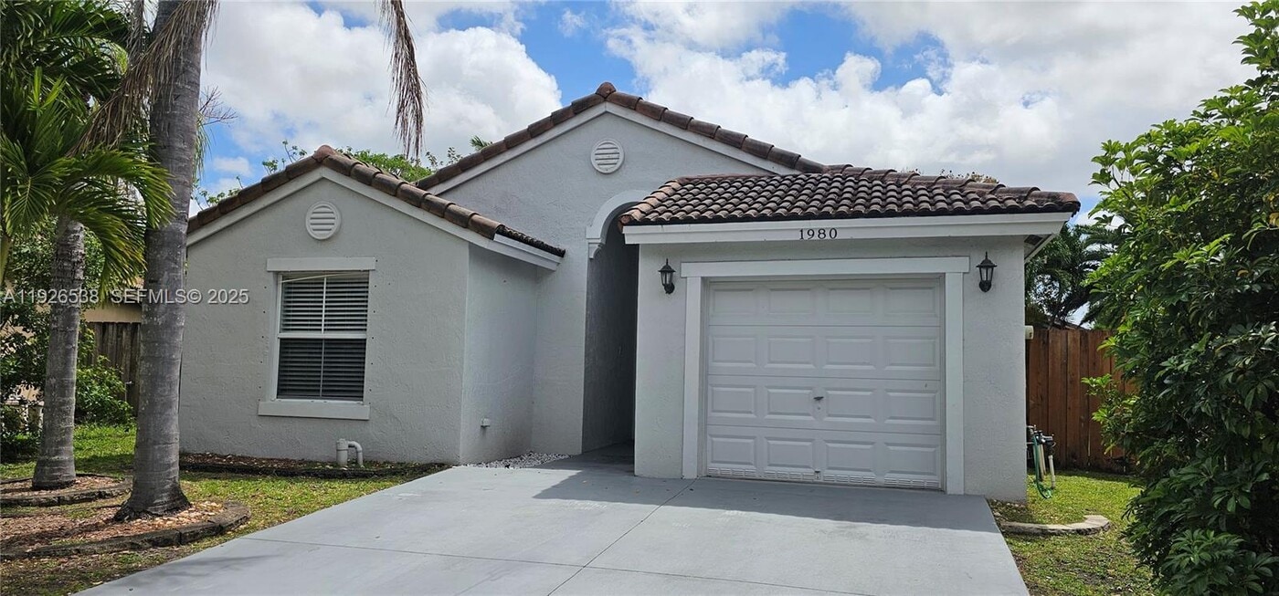 1980 SE 11th St in Homestead, FL - Building Photo