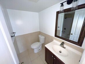 3700 N Pine Island Rd, Unit 408 in Sunrise, FL - Foto de edificio - Building Photo