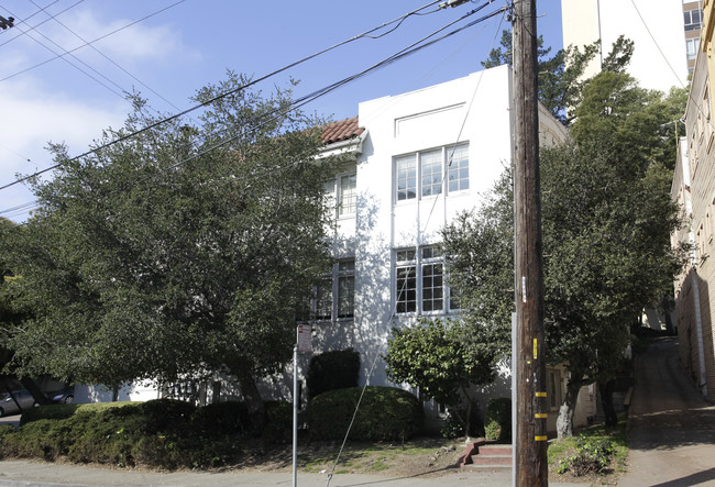 330 Van Buren Ave in Oakland, CA - Building Photo - Building Photo