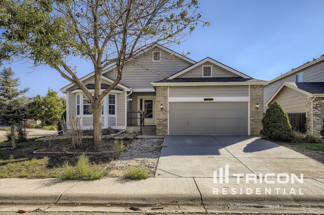 10404 Dresden St in Longmont, CO - Building Photo