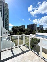 1650 Brickell Ave in Miami, FL - Building Photo - Building Photo