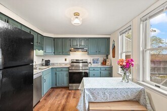 19 Granite St in Rockport, MA - Building Photo - Building Photo