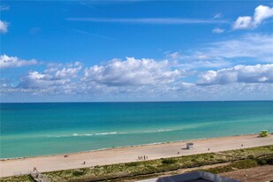 5875 Collins Ave, Unit 1504 in Miami Beach, FL - Building Photo