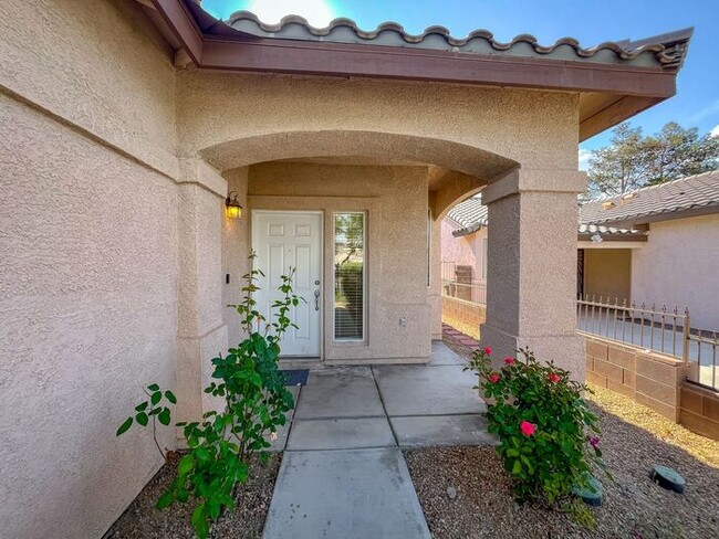 9131 Briarthorne St in Las Vegas, NV - Building Photo - Building Photo