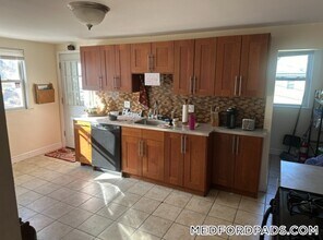 357 Boston Ave in Medford, MA - Building Photo - Building Photo
