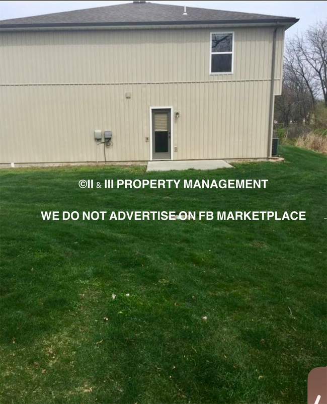 411 S Darrowby Dr in Raymore, MO - Building Photo - Building Photo