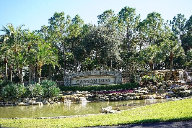 8477 Breezy Hill Dr in Boynton Beach, FL - Building Photo - Building Photo
