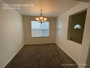1013 Crown View Dr in Reno, NV - Building Photo - Building Photo