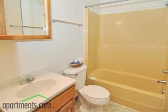 Brosig Street Apartments in Green Bay, WI - Building Photo - Interior Photo