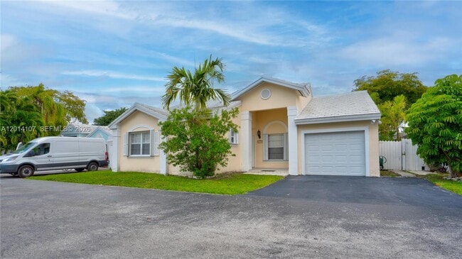 6410 SW 112th Pl in Miami, FL - Building Photo - Building Photo