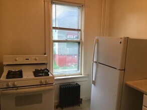 1120 W Hadley St in Milwaukee, WI - Building Photo - Building Photo