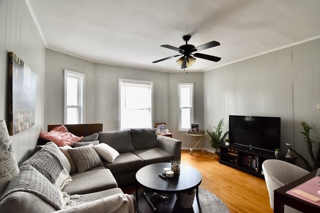66 French St, Unit 2 in Quincy, MA - Foto de edificio