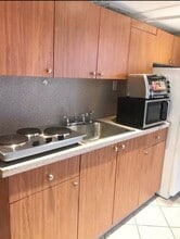 2138 29th St, Unit Studio Apartment in Astoria, NY - Foto de edificio - Building Photo