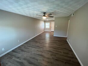 705 Ivywood Dr in Dallas, TX - Building Photo - Building Photo