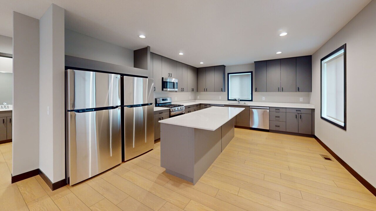 885 21st Ave SE in Minneapolis, MN - Building Photo