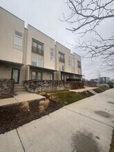 4602 South Jordan Pkwy in South Jordan, UT - Foto de edificio - Building Photo