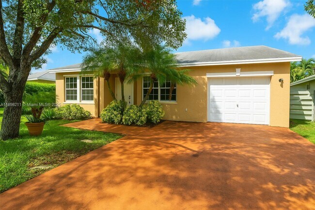 14478 SW 139th Ave Cir W in Miami, FL - Building Photo - Building Photo