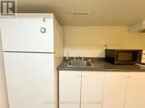 428 Westmoreland Ave N in Toronto, ON - Building Photo - Building Photo