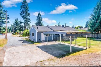 7216 Beverly Ln in Everett, WA - Building Photo - Building Photo