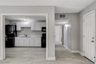 1809 Linden Ave in Las Vegas, NV - Building Photo - Building Photo