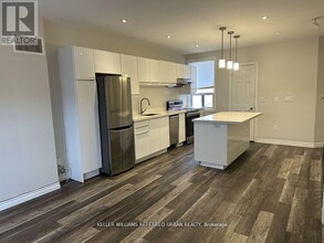 735-735 Dupont St in Toronto, ON - Building Photo - Building Photo