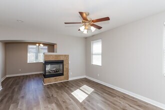 537 Copper View St in Henderson, NV - Foto de edificio - Building Photo