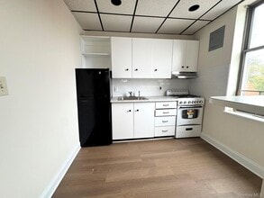 247-77 Jericho Tpke in Queens, NY - Building Photo - Building Photo