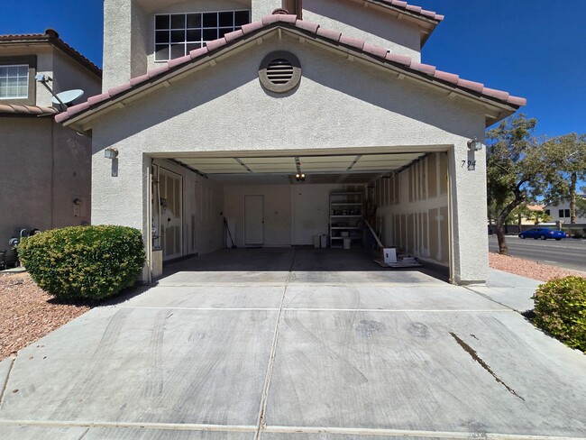 794 Kiska Ave in Las Vegas, NV - Building Photo - Building Photo