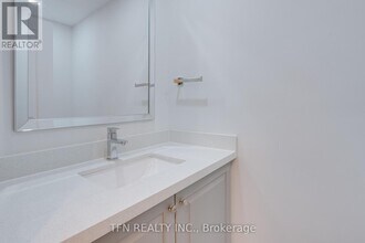 25 Karen Rd in Toronto, ON - Building Photo - Building Photo