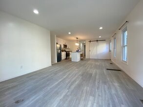 470 W 2nd St in Elmira, NY - Foto de edificio - Building Photo