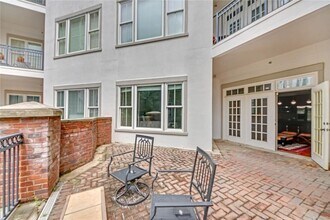 11 Perimeter Center E in Dunwoody, GA - Building Photo - Building Photo