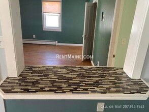 322 Grove St in Bangor, ME - Foto de edificio - Building Photo