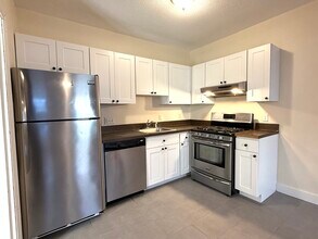 19 Roberts St, Unit 1A in Brookline, MA - Building Photo - Building Photo