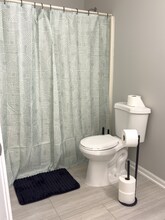 4937 Highland Ave in Kansas City, MO - Building Photo - Building Photo