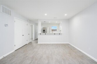 15302 Cavalier Canyon Dr in Lakeway, TX - Building Photo - Building Photo