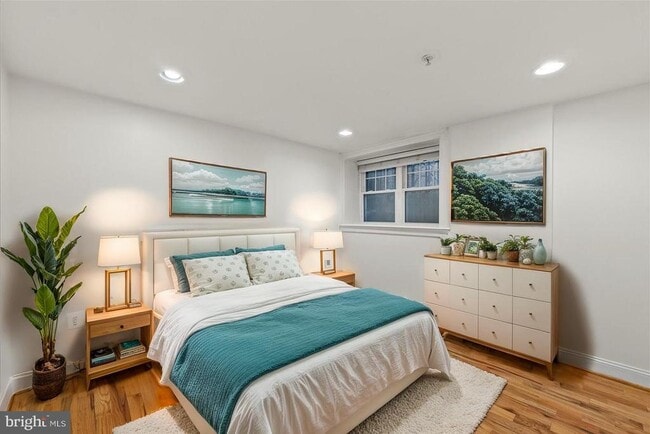 property at 739 Newton Pl NW