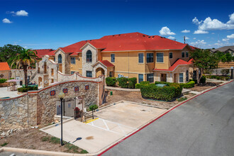 Eckhert Place Condominiums in San Antonio, TX - Building Photo - Building Photo