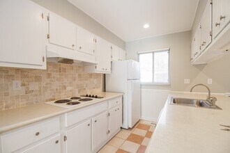 1148 Lanette Dr in Cincinnati, OH - Building Photo - Building Photo
