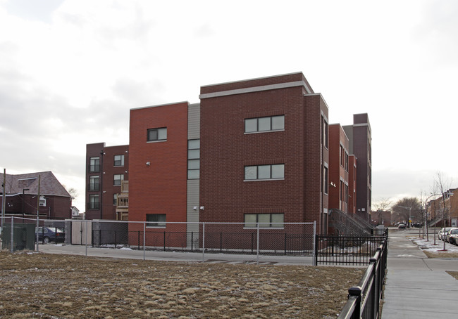 Westhaven Park in Chicago, IL - Building Photo - Building Photo