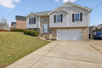 1307 Bluebonnet Dr in Clarksville, TN - Building Photo - Building Photo