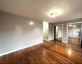 138 Logan Ave in Jersey City, NJ - Building Photo - Building Photo