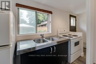 48 Rowntree Ave in Toronto, ON - Building Photo - Building Photo