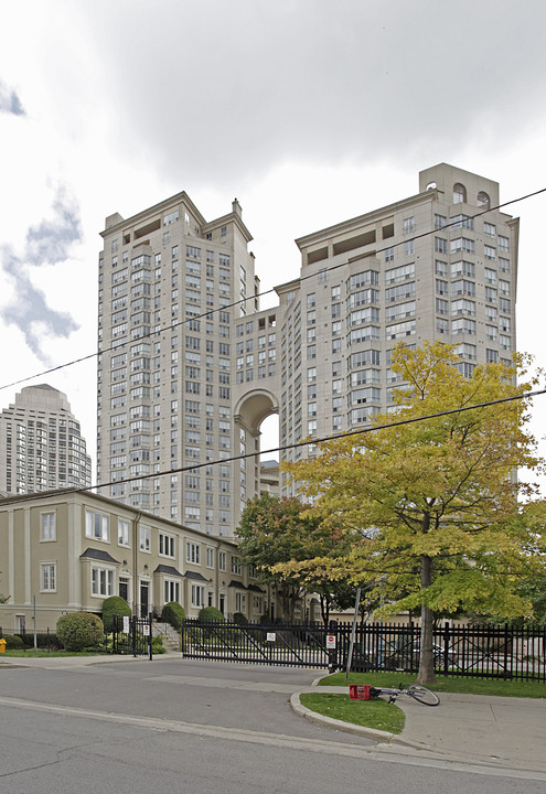 Grand Harbour in Toronto, ON - Building Photo