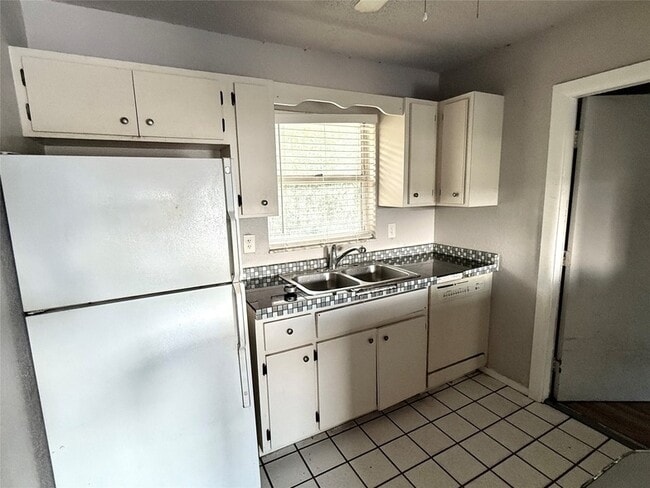 3203 Astoria Ave, Unit 3201-3203 in Sebring, FL - Building Photo - Building Photo