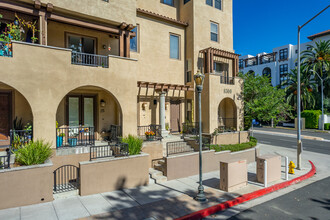 Mission Walk in San Diego, CA - Foto de edificio - Building Photo